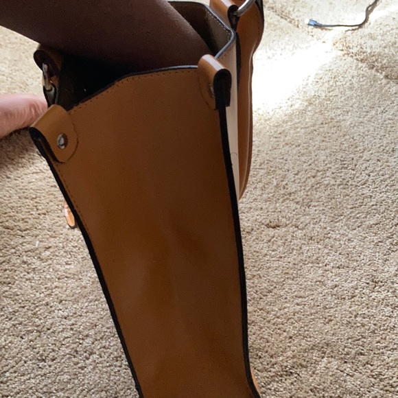 Emillie M. Purse,buckle to close.Mini pouch inside - Picture 3 of 3